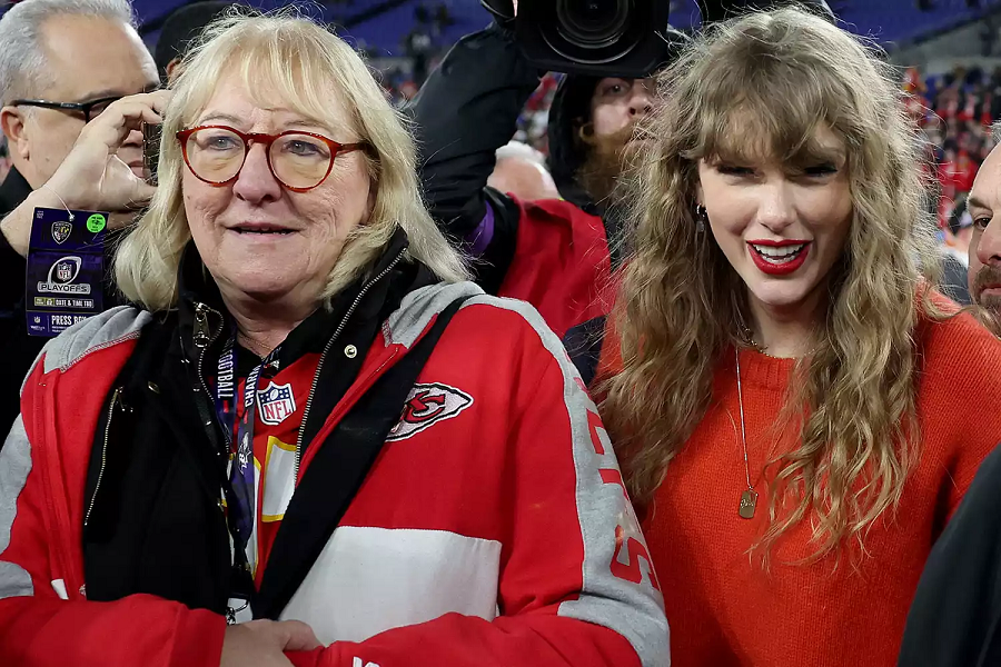 Taylor Swift and Travis Kelce's mother on field after chiefs win against Ravens