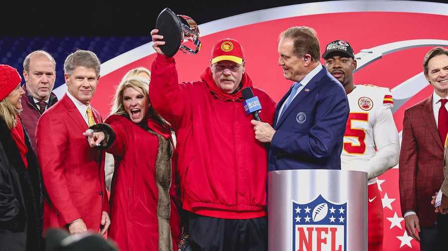 Andy Reid with Trophy