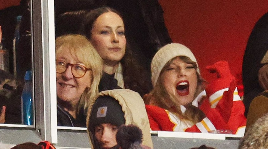 Donna Kelce and Taylor Swift at The Chiefs VS Dolphins game