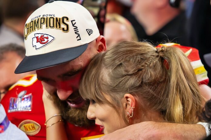 Travis Kelce's Gesture for Taylor Swift Fan After Win vs. Browns Is Turning Heads